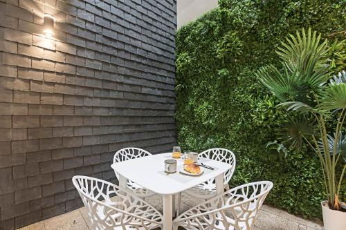 Lóios 1BR Flat Downtown by LovelyStay 5