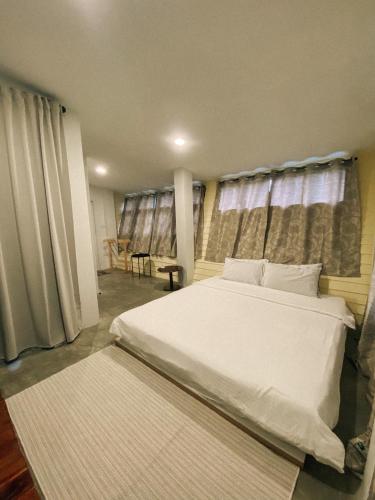 농카이 HUG 키엥 콩 농카이 호스텔 (HUG Khieng Khong Nongkhai Hostel) 3성급 호텔 스위트룸