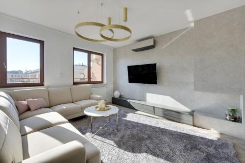 Aqua By Grand Apartments