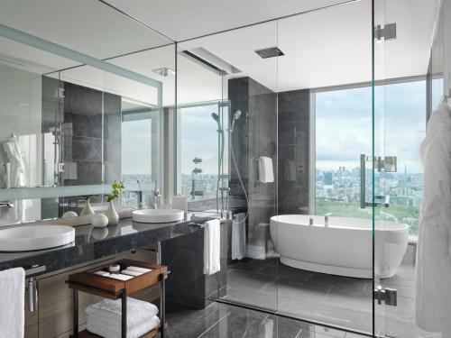 Deluxe Room - Imperial Garden View King
