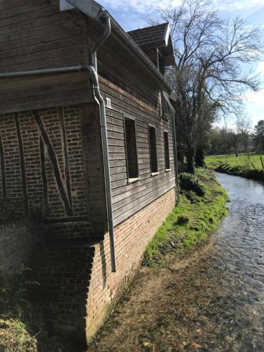 Maison au bord de riviere , proche de la mer- spa semi rigide plein air en option gîte à louer Bacqueville-en-Caux
