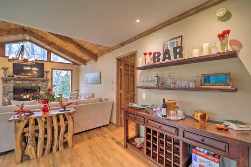 Idyllic Newland Cottage with Pool and Lake Access! in Newland, USA