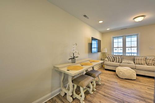 Welcoming Wildwood Condo about 1 Block to Beach! in Wildwood, USA