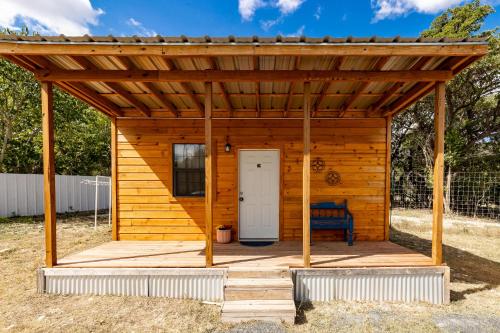 The Historic Leakey Inn