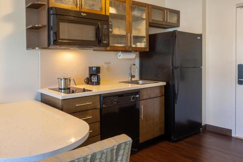 Candlewood Suites-West Springfield