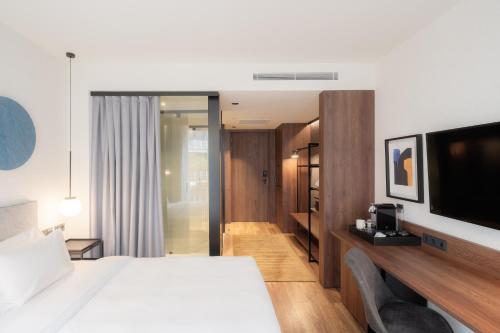 348301284 Radisson Blu 1882 Hotel, Barcelona Sagrada Familia