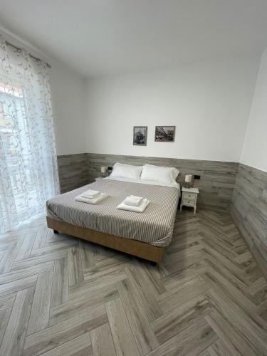 Holiday Rooms Rho 5