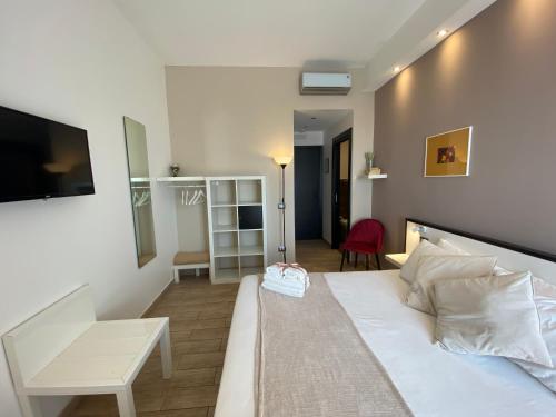 Superior Double Room image 6