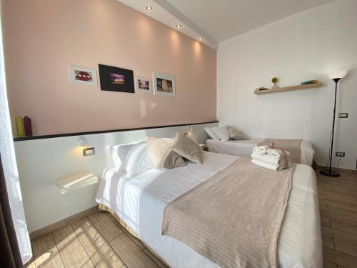 Standard Triple Room image 6