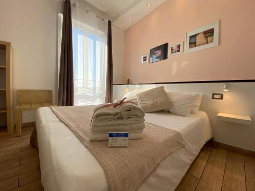 Standard Triple Room image 7