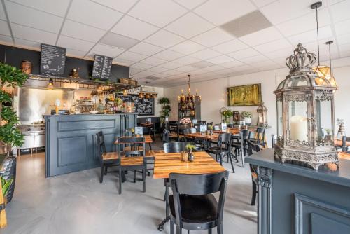 餐廳, Chalet Playa direct aan zee in IJmuiden in 艾默伊登
