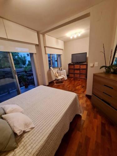 Hermosa habitación en apartamento en Carrasco - Comparte Apartamento conmigo photo 1