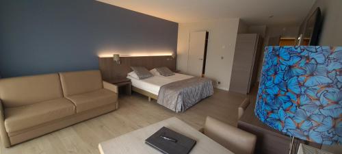 Casino Hotel - image 7
