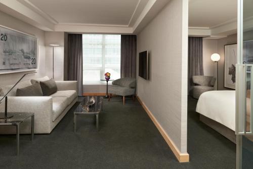 Premier Executive King Suite