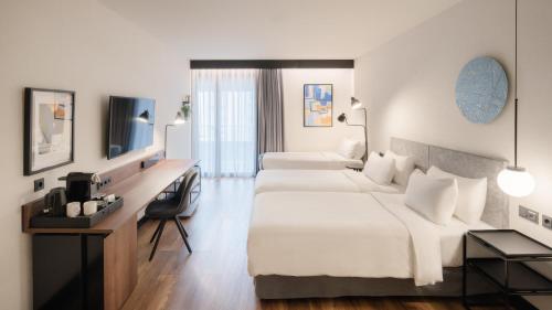 348334755 Radisson Blu 1882 Hotel, Barcelona Sagrada Familia