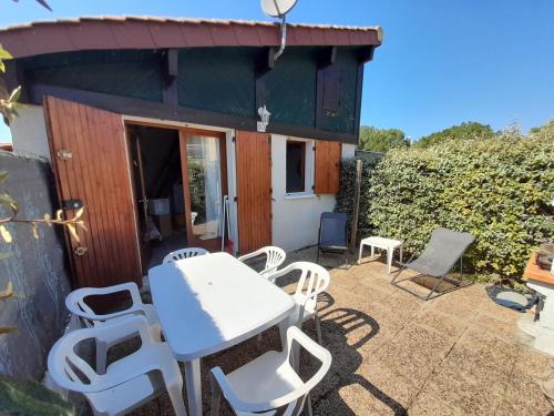 Biscarrosse-plage jolie maisonnette avec terrasse - 200m de la plage -pour 5 personnes - Location saisonnière - Biscarrosse