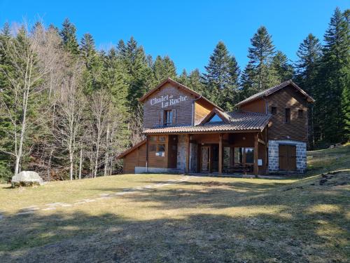 Chalet accueillant et isolé en pleine nature gîte à louer Chalmazel