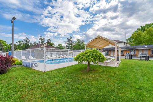 Úszómedence, Beach Club by Beach1 Motel in Wasaga Beach (ON)