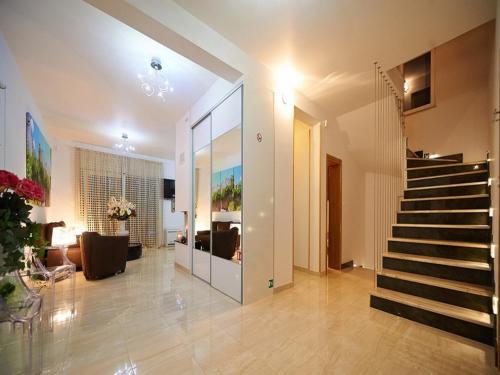 ทัศนียภาพ, Villa Maranata-5 stars-pool-spa-gym-free parking-privacy in ดูกิ รัต