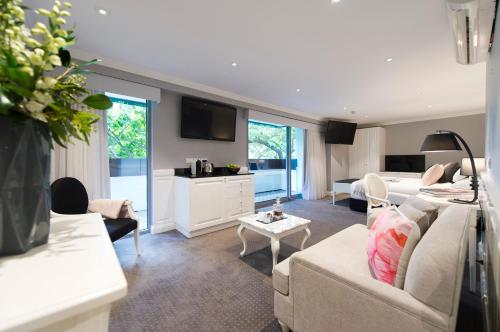 Photo - Canberra Rex Hotel