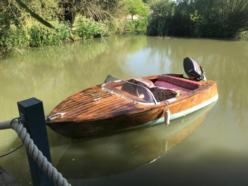 Gorgeous Bruton Chic Lakeside Boat House. - Bruton