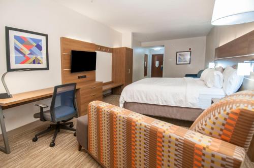 Holiday Inn Express Hotel & Suites Biloxi- Ocean Springs