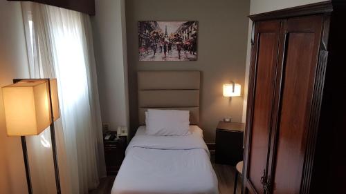 Green Plaza Inn - image 2
