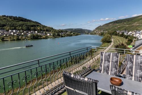 Suite, flussblick, balkon