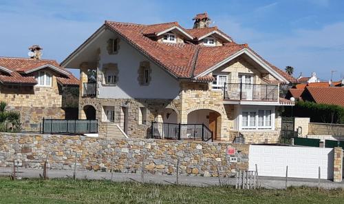  Playasonabia in Oriñón