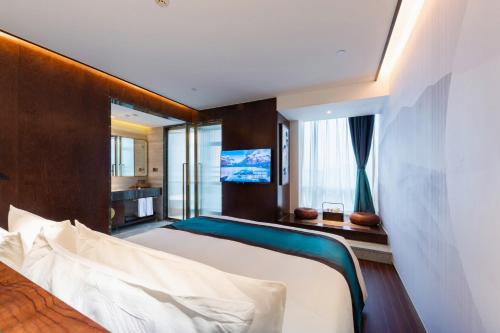 Superior Double Room image 7