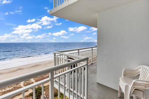 Breathtaking Oceanfront Condo Views w Pool | Atlantica Towers - 발코니/테라스