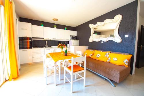 3 bedrooms, 4 beds
