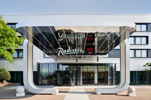 Exterior view, Radisson RED Hotel London Heathrow in London