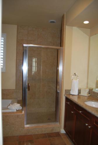 Two-Bedroom Upstairs Villa Unit 200 by Reynen Luxury Homes