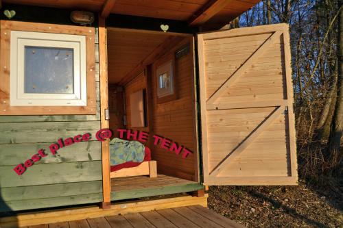 THE TENT - Youth Only - Buchung leider nur bis 30 Jahre möglich! – Munich, CO