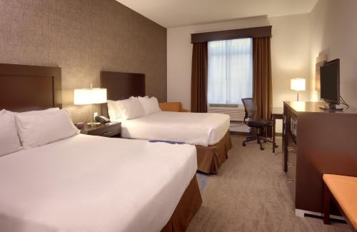 Holiday Inn Express & Suites Overland Park, an IHG Hotel