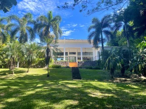 Viesnīcas āriene, Stunning Oceanfront 4-Bdrm Villa w/ Infinity Pool in Boca Chica