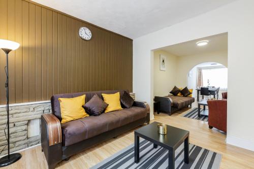 Beautiful 2-Bed House in quiet cul-de-sac