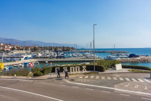 Apartments Anamarija - image 5