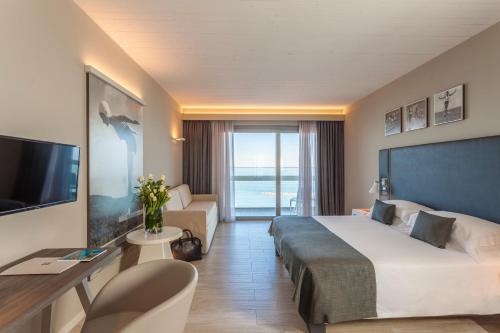 Room, deluxe, family