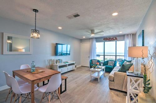 Ocean-View Balcony: Family Gem on Seawall Blvd! - East Beach, TX