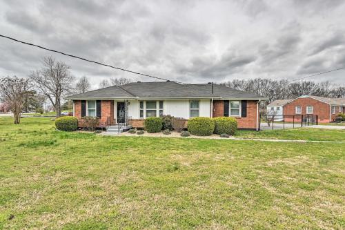 Nashville Home Music Room, 7 Mi to Broadway! in Nashville, USA
