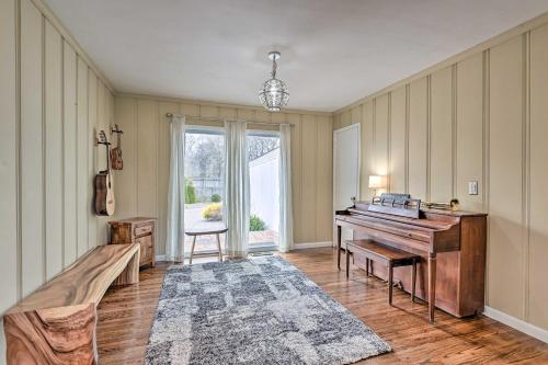 Nashville Home Music Room, 7 Mi to Broadway! in Nashville, USA