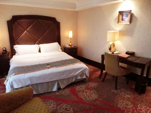 Guestroom, Royal Mediterranean Hotel in Tianhe District -Teemall / East Railway Station