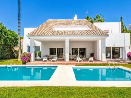  Villa Marbella, 4 dormitorios, 8 personas - ES-175-3 in Marbella