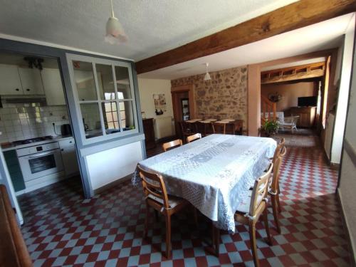 Gîte Renaison, 4 pièces, 6 personnes - FR-1-496-257