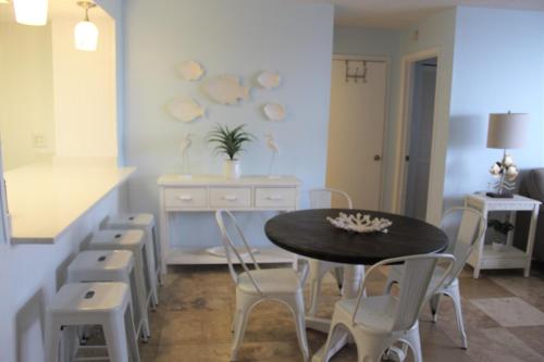 Ocean view, 2BR, 2BA Condo, St Regis 3213, Topsail, NC in North Topsail Beach, USA