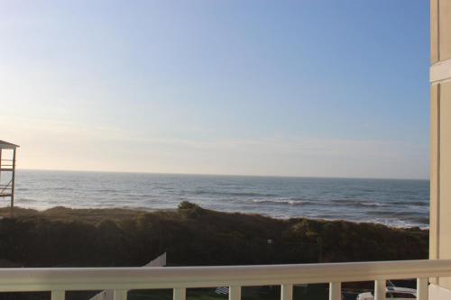Ocean view, 2BR, 2BA Condo, St Regis 3213, Topsail, NC - Apartment - North Topsail Beach