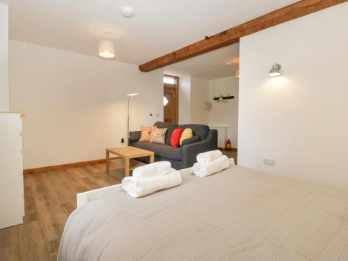 Lower Venn Granary Apartment 1