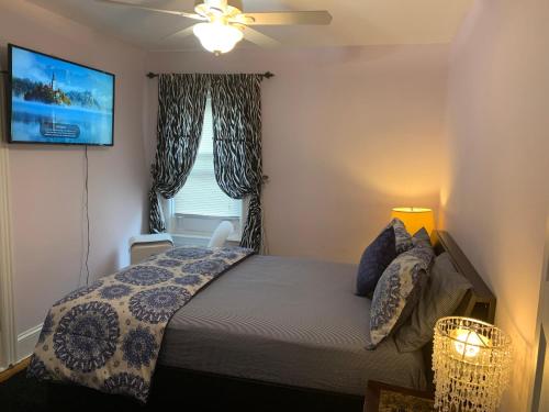 Stylish, Cozy 2BR Private Apt, 1st Floor, Well-Appointed, Near Providence, MA, RI Line, I-95 Access in พาวทักเกต (RI)